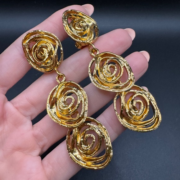 ❗️FINAL PRICE❗️LOT 913 18K gold plated Yves Saint Laurent vintage clip on - Picture 5 of 10